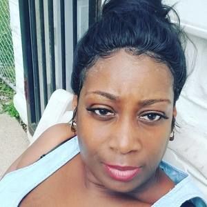 Meet your Posher, Evelyn